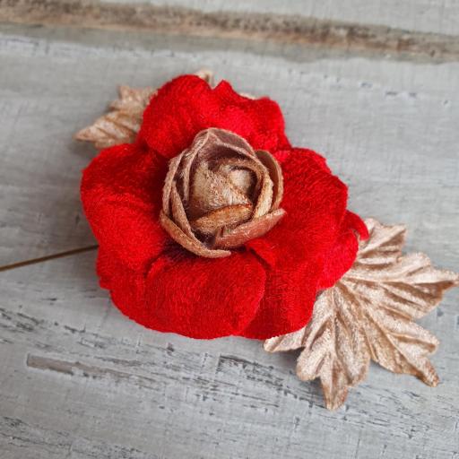 Alfiler de sombrero broche flor de terciopelo roja Flora [1]