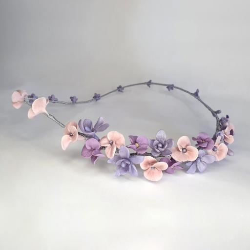 Corona tocado multiposición de porcelana flores rosa y lila Leta [1]