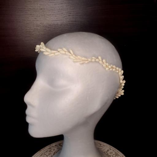 Corona de pistilos porcelana novia en marfil claro Olivia [1]