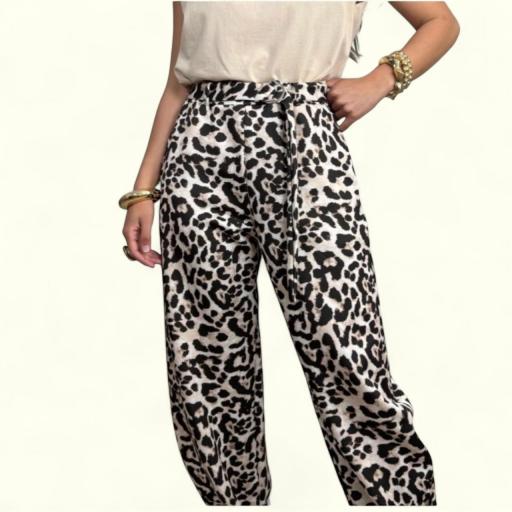 r.075 Pantalón animal print