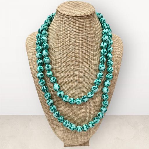 co. 007 Collar bolas indias 
