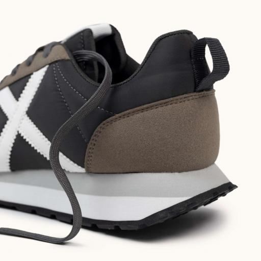 Zapatilla Deportiva Negra con Detalles en Kaki y Blanco MUNICH 4882004 RUSH 04 [4]