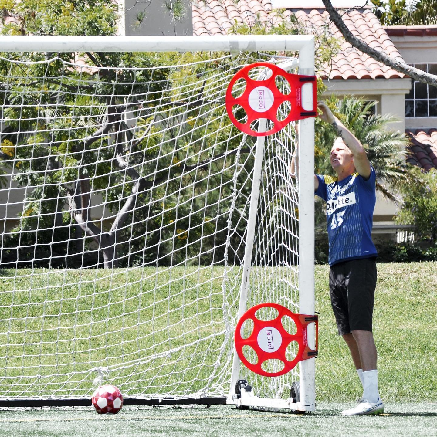 F -rojo futbol y mas frente a.jpg