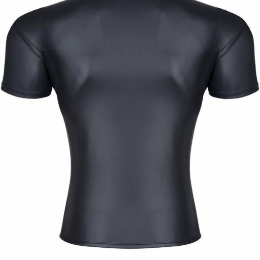 Camiseta negra cuello de pico [2]