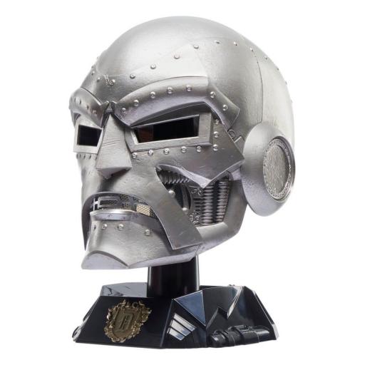 Casco premium Doctor Doom Legends Hasbro 15 cm [6]