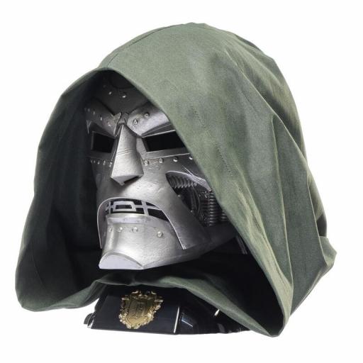 Casco premium Doctor Doom Marvel Legends [1]