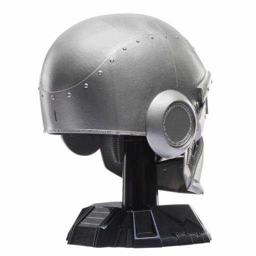 Casco premium Doctor Doom Marvel Legends [3]