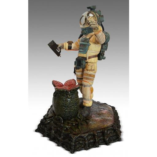 Estatua Alien Officer Kane Limited Edition Hollywood Collectibles 56 cm [4]