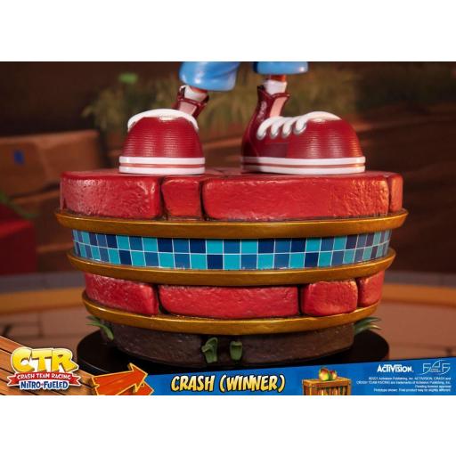 Estatua Crash Team Racing Nitro-Fueled  Crash (Winner) estándar 46 cm [7]