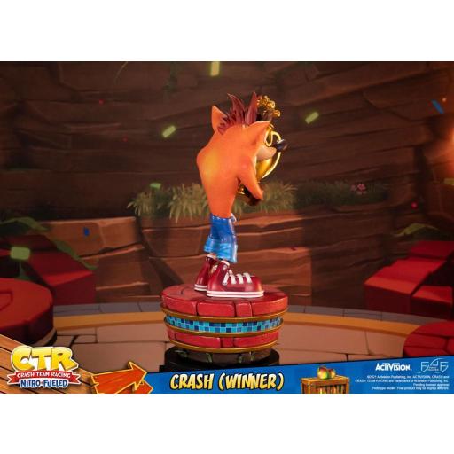 Estatua Crash Team Racing Nitro-Fueled  Crash (Winner) estándar 46 cm [1]