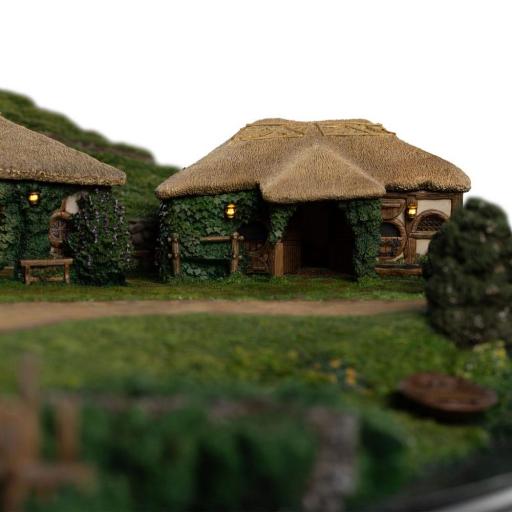 Estatua Réplica El Señor de los Anillos The Green Dragon Inn 53 cm [4]