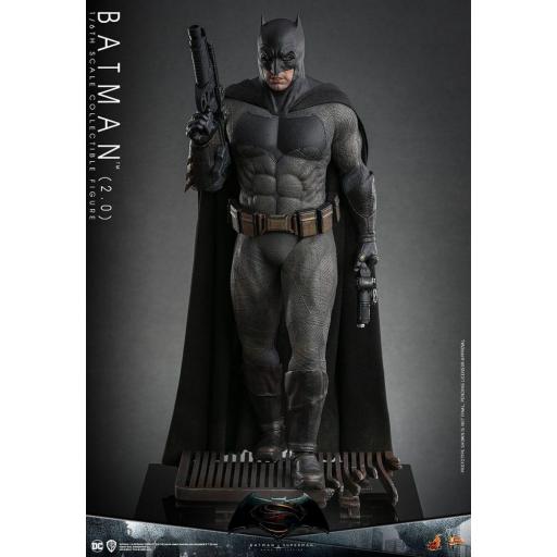 Figura Articulada Hot Toys Batman vs Superman: El amanecer de la justicia Batman 2.0 30 cm [1]