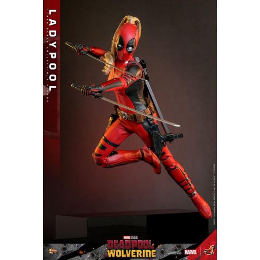 Figura Deadpool & Wolverine Ladypool 30 cm