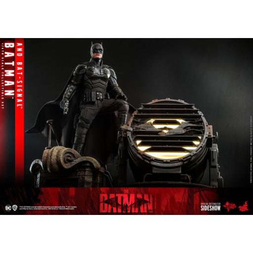 Figura The Batman with Bat-Signal Movie Masterpiece Hot Toys 31 cm