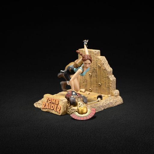 Figura Tomb Raider Lara Croft Dark Horse 16 cm [6]