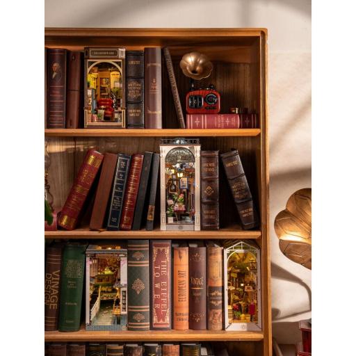 Maqueta Citas en la Sala de Juegos ROBOTIME 148pzs [6]