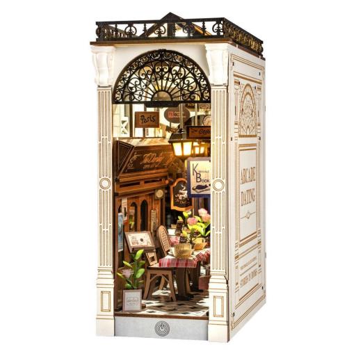 Maqueta Citas en la Sala de Juegos ROBOTIME 148pzs