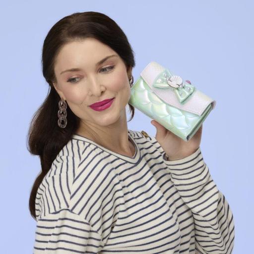 Monedero Cartera La Sirenita Iridescent Pearl Loungefly Disney 15 cm [4]