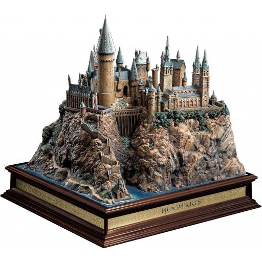 Réplica Harry Potter Escuela Hogwarts Premium The Noble Collection 32 cm