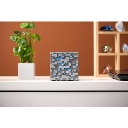 Réplica Minecraft Mena de Diamante Luminosa The Noble Collection 10 cm [2]