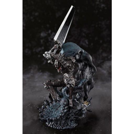 Figura Berserk Guts Berserker Armor Figuarts ZERO Metallic Touch 35 cm.jpg [1]