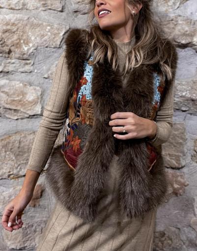 Chaleco Bordado Topo [2]