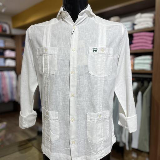 Guayabera Blanca “Montepicaza” [3]