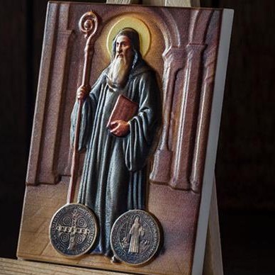 Imán San Benito en relieve [1]