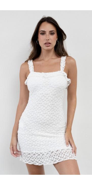 Vestido de blonda con relieve 