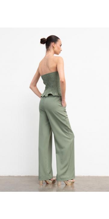 Conjunto Verde de Corpiño y Pantalón para Mujer - Estilo Elegante y Sofisticado [2]