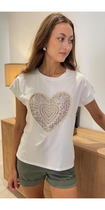 Camiseta blanca corazón bordado 