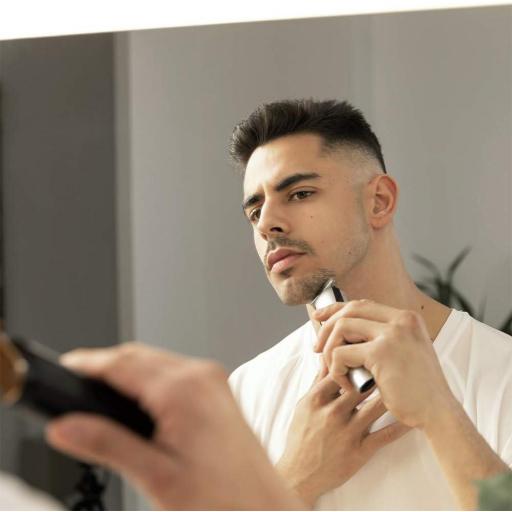 Cecotec Afeitadora Multifunción 5 en 1 Bamba PrecisionCare Pro. Batería de litio, Autonomía 60 mins, Waterproof, Cuchillas de Revestimiento de Titanio, IPX7, Modo con Cable [2]