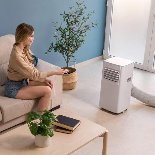  Aire Acondicionado Portátil Cecotec con Mando a Distancia . 7000 BTU 1750frig Bajo Consumo, Pantalla LED, 4 Modos, 2 Velocidades, Cobertura 15-20m2  [2]