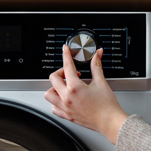 Secadora bomba de calor Cecotec 9kg, clase E (equivalente a clase A++), 15 programas y funciones como secado automático, giro bidireccional del tambor, Planchado Fácil, Stop&Go, Silence, Delay Start y KidLock [2]