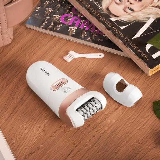 Depiladora Eléctrica de Arranque Cecotec  con Accesorio Zonas Sensibles  60 Láminas, Luz LED, Autonomía 60 minutos, Clasificación IPX5, Diseño Ergonómico, Indicador LED [1]