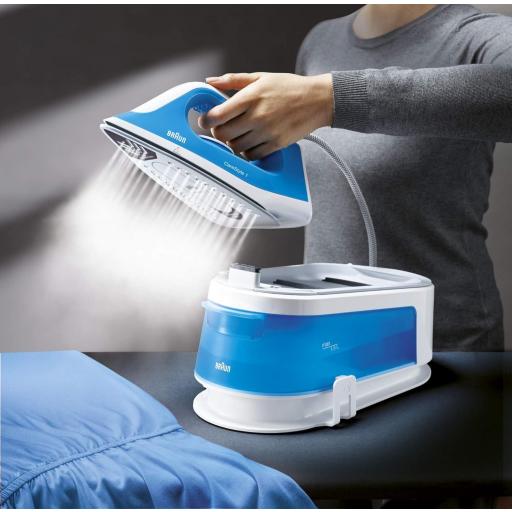 Centro planchado BRAUN  5,5 bares, Suela SuperCeramic, freeGlide 3D, 110g/min, golpe de vapor de 340g/min, auto-off, tanque de agua de 1.5L. Azul. [2]