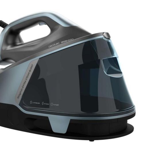 Centro de planchado Cecotec vertical de 2800 W con suela cerámica Turbo Slide. Ofrece 150 g/min de vapor continuo y golpe de 550 g/min. Incluye bomba automática, sistema antigoteo, doble calentamiento Dual Steam Pro, tres modo