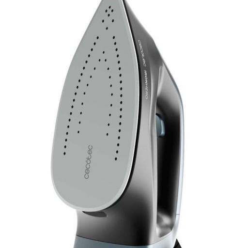  Centro de planchado Cecotec vertical de 2800 W con suela cerámica Turbo Slide. Ofrece 150 g/min de vapor continuo y golpe de 550 g/min. Incluye bomba automática, sistema antigoteo, doble calentamiento Dual Steam Pro, tres modo [2]