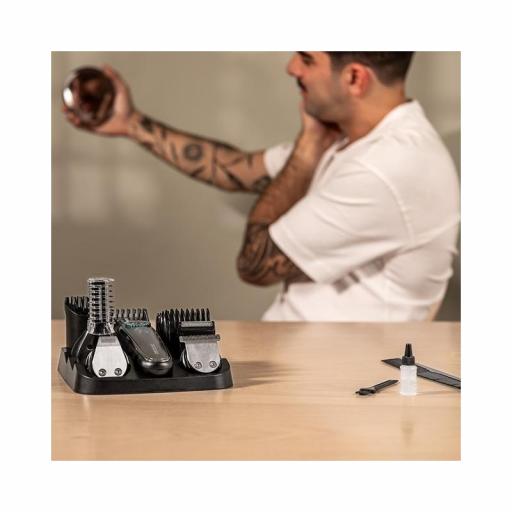 PrecisionCare Multigrooming Trimmer Multigrooming con 6 cabezales, con 5 peines en medidas de 3/6/9/12/15 mm, y 2 peines regulables de 1 a 10 mm y de 11 a 20 mm, un peine corporal y resistencia IPX7. [2]