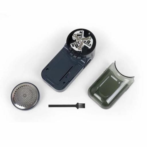  Quitapelusas Eléctrico a Pilas JATA JEQP6688 - Eliminador de Bolitas y Pelusas para Ropa, Cuchillas Acero Inox 50 mm, Sistema de Seguridad, Contenedor Desmontable [1]