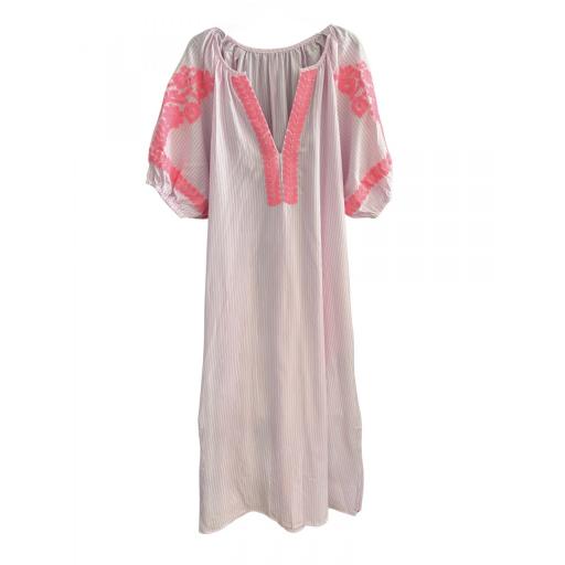 VESTIDO PICO RAYAS ROSA BORDADO 