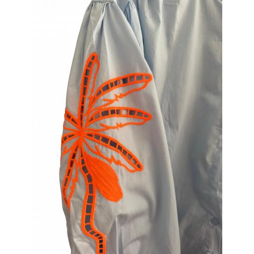 CAMISA AZUL BORDADO PALMERA NARANJA [1]