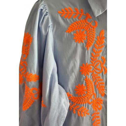 VESTIDO AZUL BORDADO NARANJA [1]