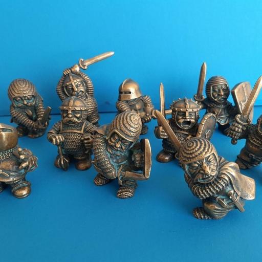 JUEGO DE 10 GUERREROS [0]