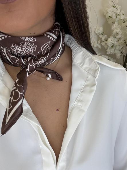 Pañuelo Flores Chocolate