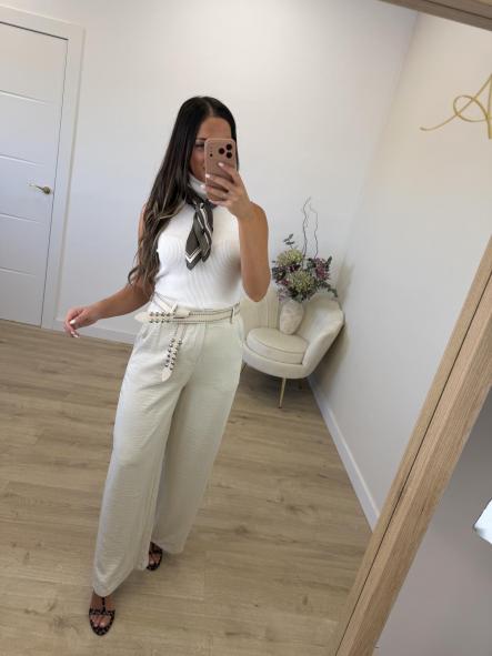 Pantalón Cinturón Tachas Beige