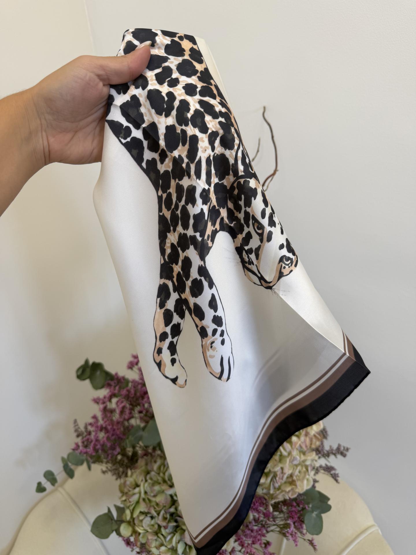Pañuelo Crudo Leopardo