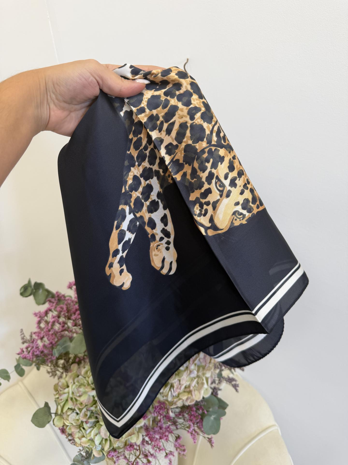 Pañuelo Negro Leopardo