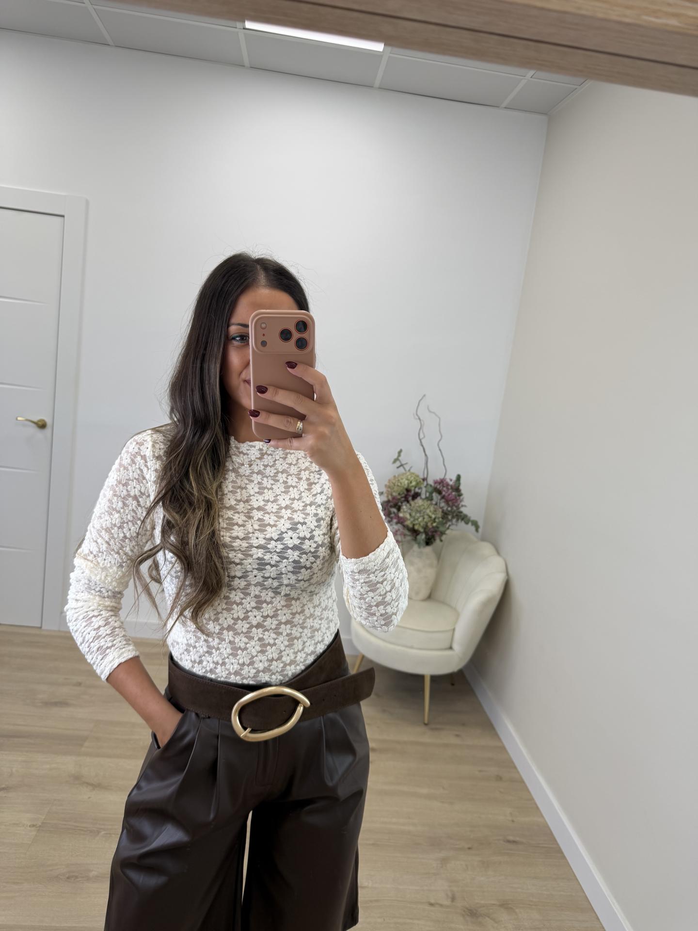 Body Beige Florecillas Bordado
