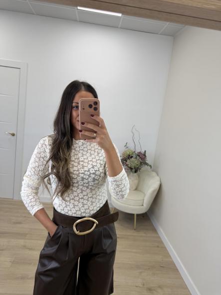 Body Beige Florecillas Bordado